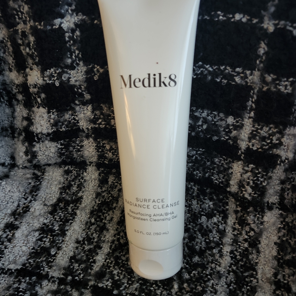 Medik8 White Surface Radiance Cleanse